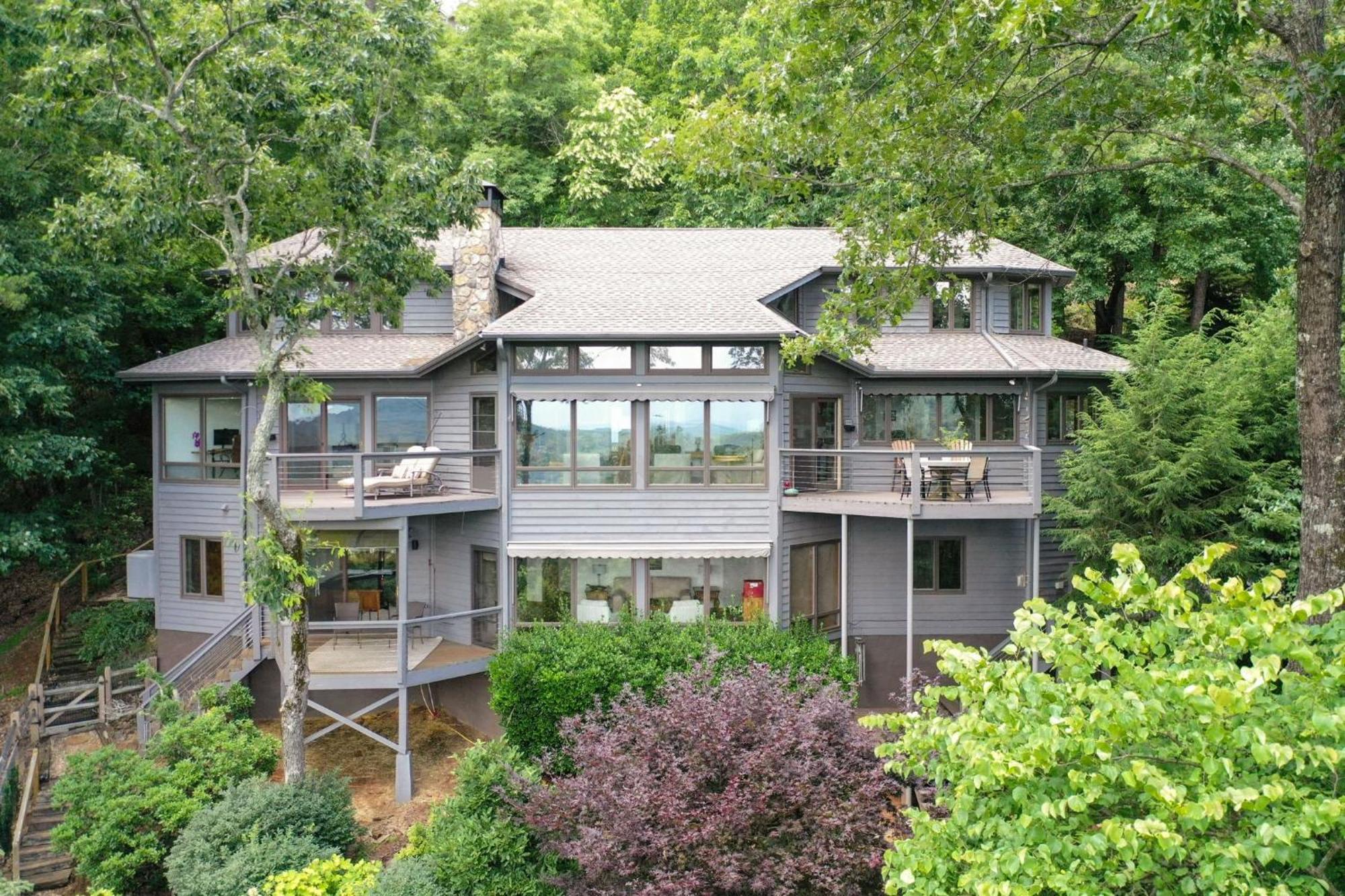 Falken Haus - Relax In Seclusion With Panoramic Lake Views 재스퍼 외부 사진