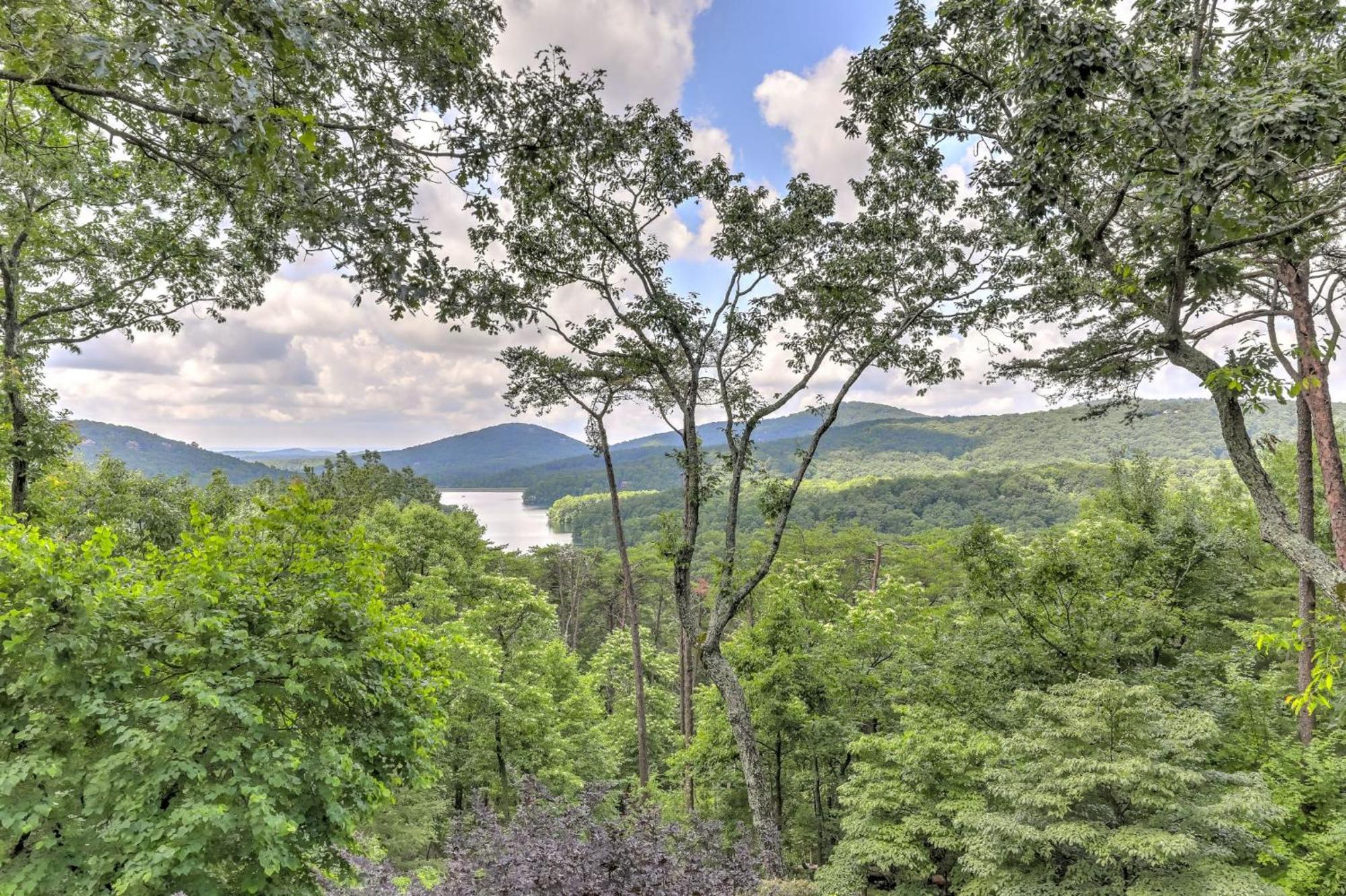 Falken Haus - Relax In Seclusion With Panoramic Lake Views 재스퍼 외부 사진