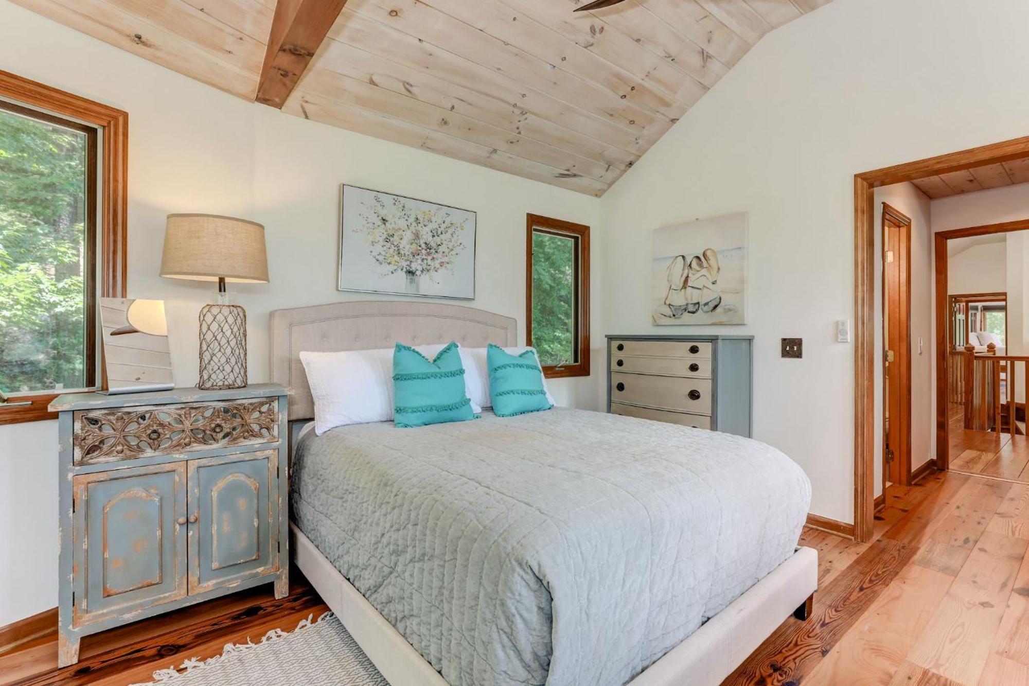Falken Haus - Relax In Seclusion With Panoramic Lake Views 재스퍼 외부 사진