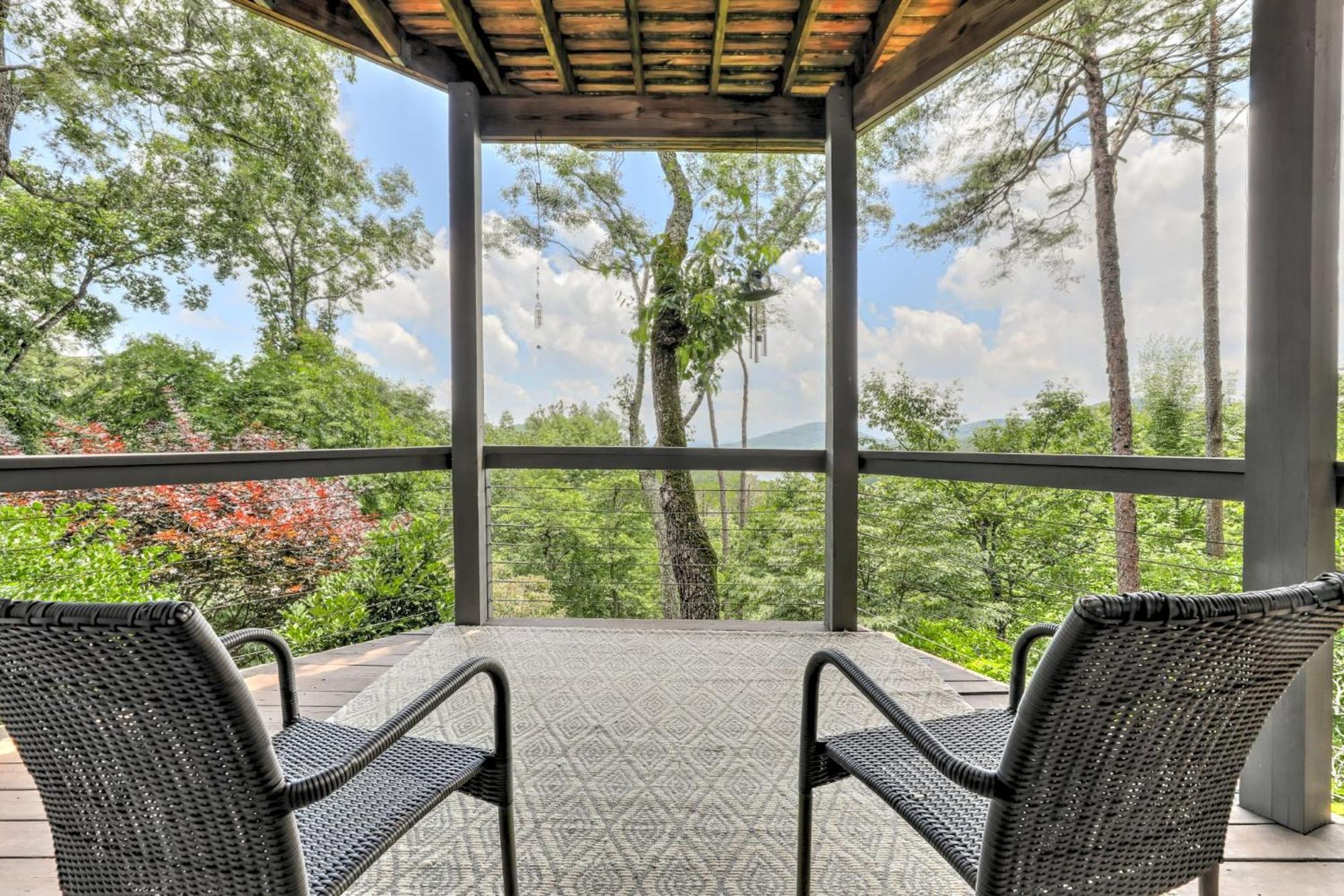 Falken Haus - Relax In Seclusion With Panoramic Lake Views 재스퍼 외부 사진