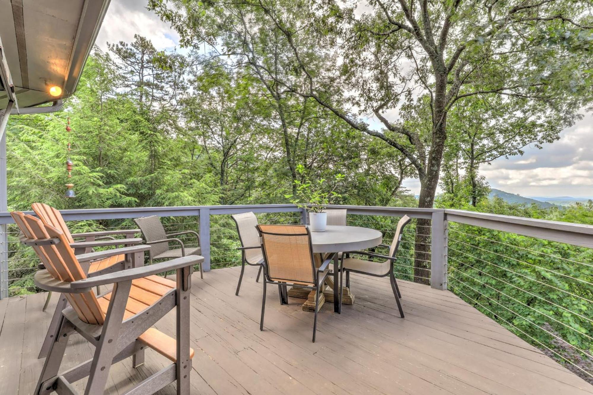 Falken Haus - Relax In Seclusion With Panoramic Lake Views 재스퍼 외부 사진