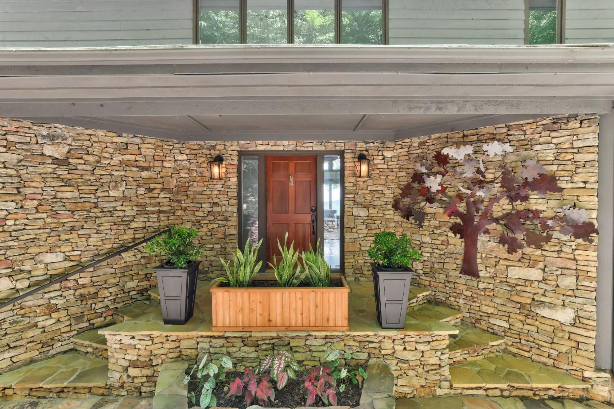 Falken Haus - Relax In Seclusion With Panoramic Lake Views 재스퍼 외부 사진