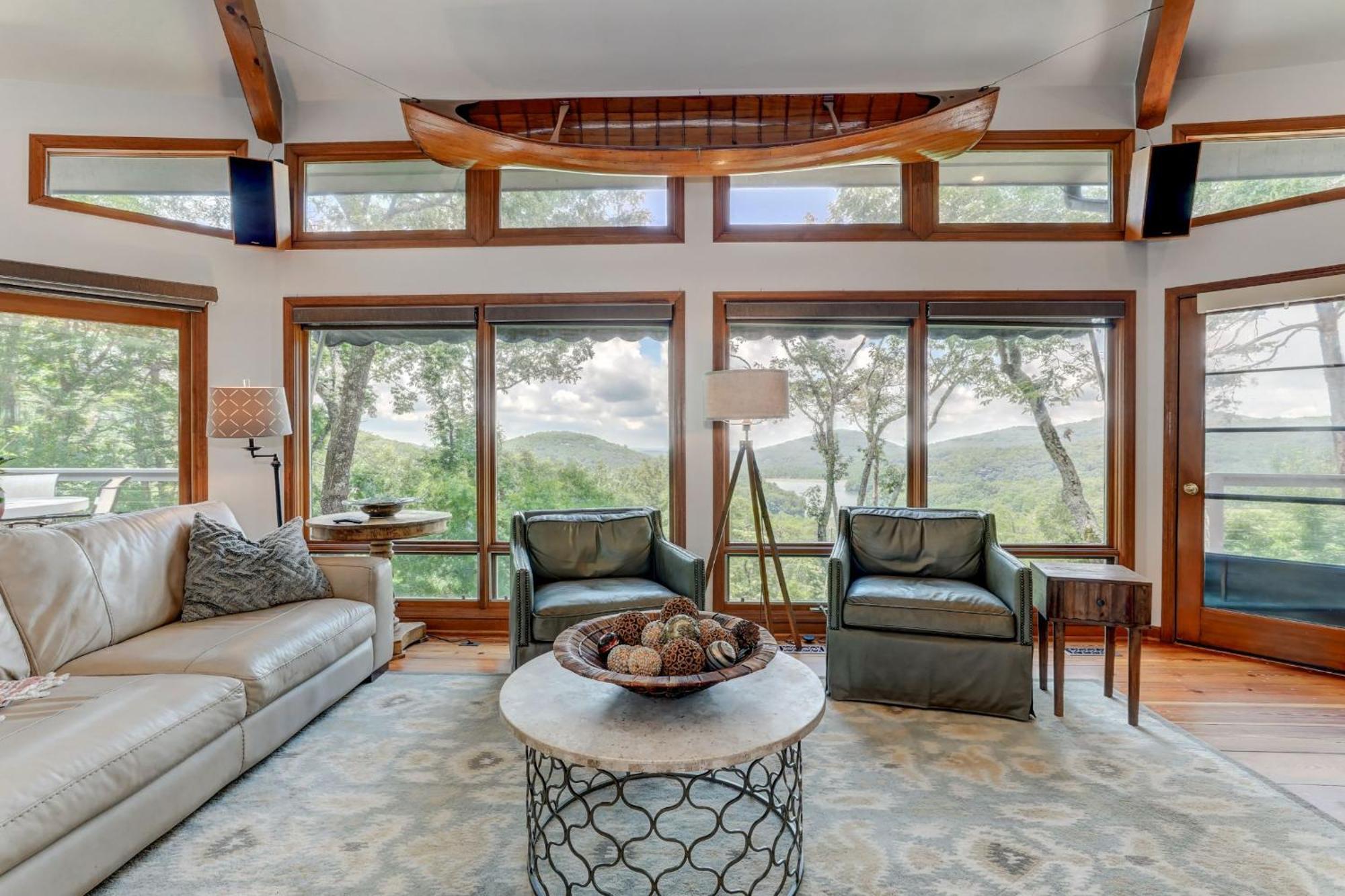 Falken Haus - Relax In Seclusion With Panoramic Lake Views 재스퍼 외부 사진